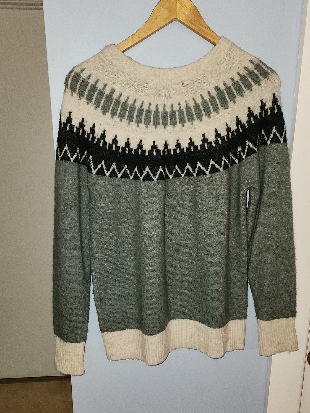 Fair Isle Style Sweater - Picture 2 of 5